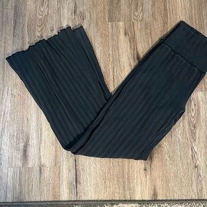 American Eagle flare leggings. Offline